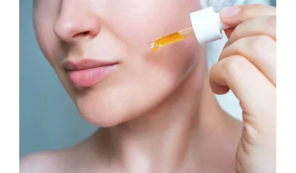 Vitamin C Serumu: Parlak, Eşit ve Canlı Bir Cilt İçin Basit Rutin