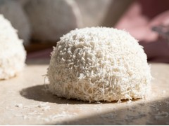 Coconut Mono Cake