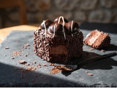 Black Profiterole Mono Cake