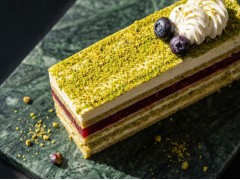 Pistachio and Raspberry Cake